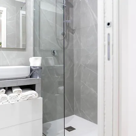 Проживання в сім'ї La Corte *