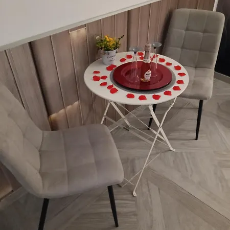 La Corte Проживання в сім'ї